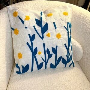 2PC Embroidered Floral Pillowcase - White flowers and blue stems